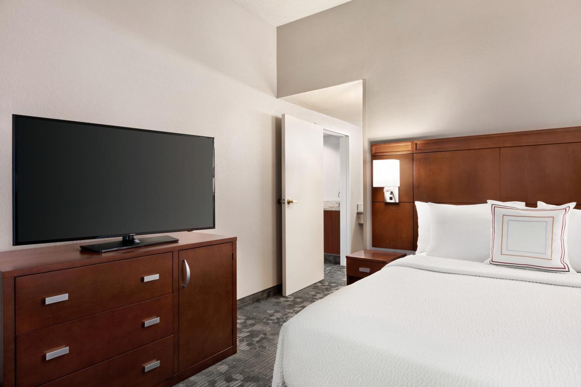 Courtyard By Marriott Tulsa Central Bagian luar foto