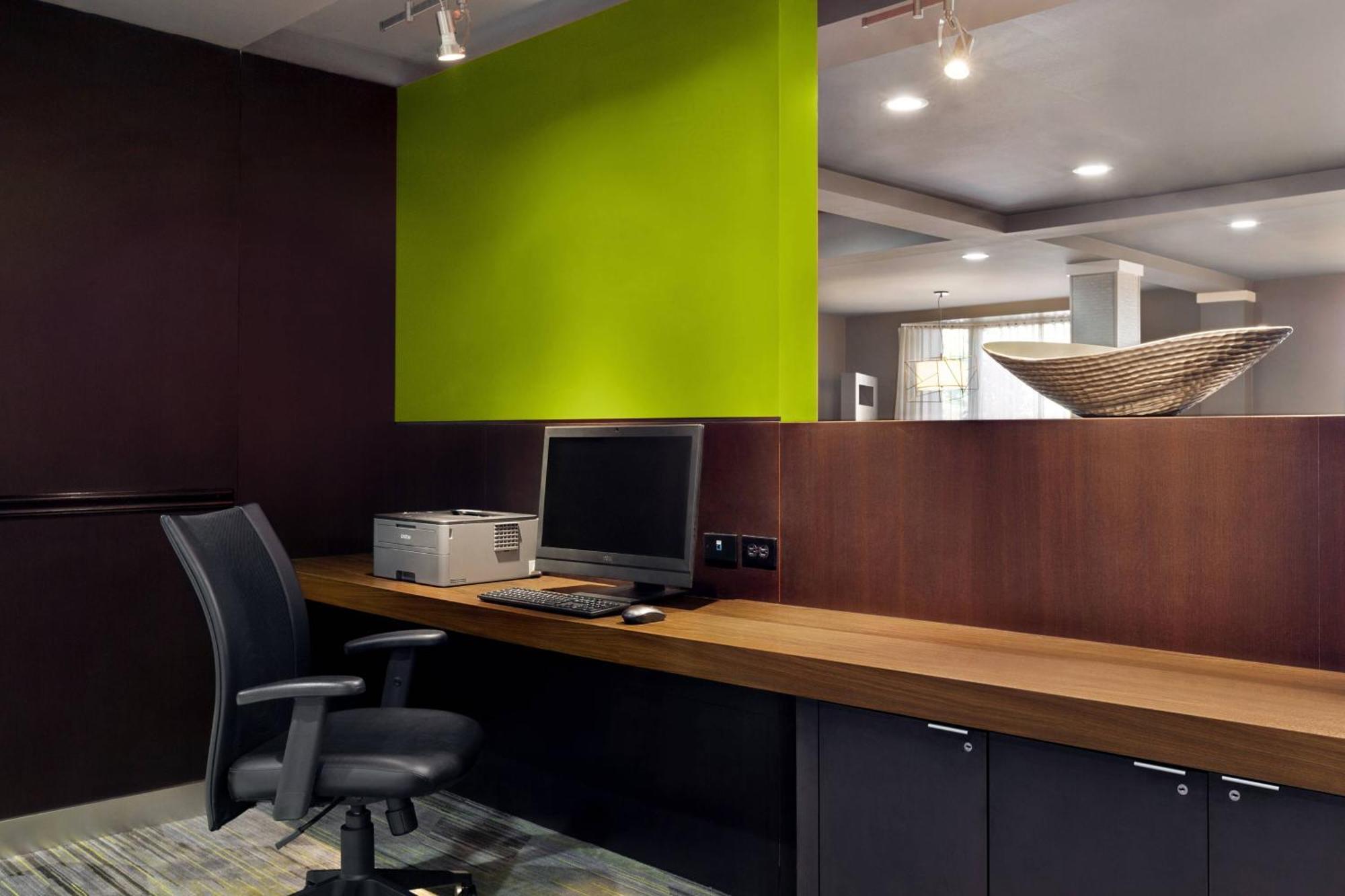 Courtyard By Marriott Tulsa Central Bagian luar foto
