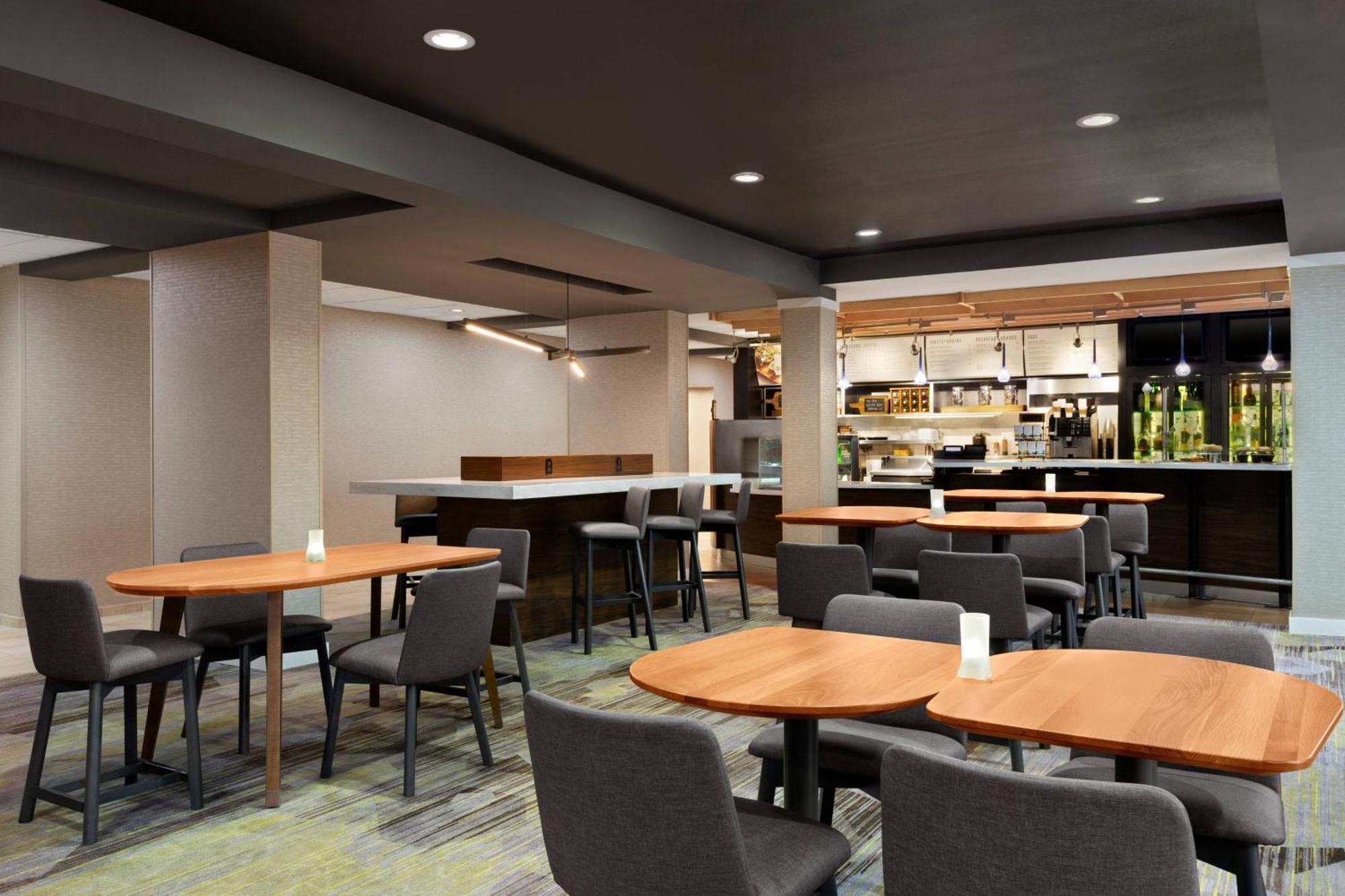 Courtyard By Marriott Tulsa Central Bagian luar foto